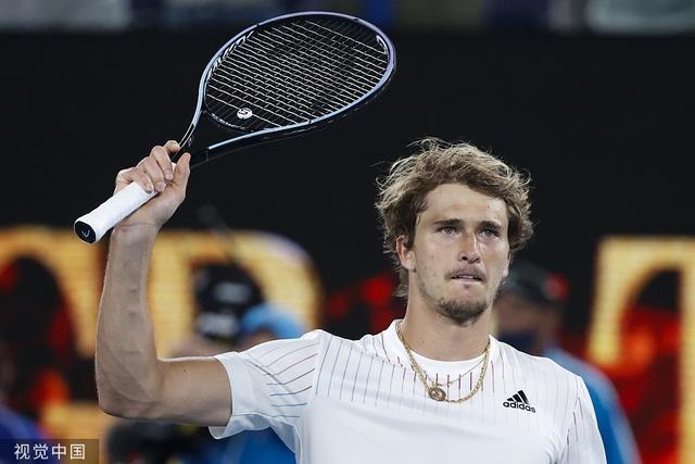 陈盈骏22分首钢胜新疆 佩里23分深圳胜天津